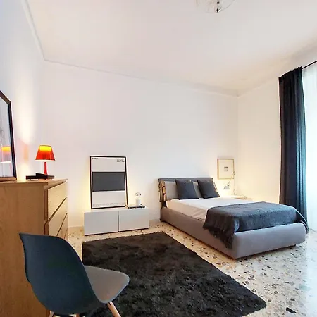E37charmingrooms&balconygarden Guest house